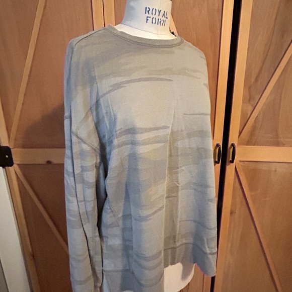 Z Supply Modern Weekender Sweatshirt - Light Green Camo - Picture 3 of 4